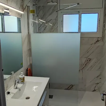 Apartmento En Primera Linea De Mar, Vistas Al Mar Y Piscina アパート サロウ